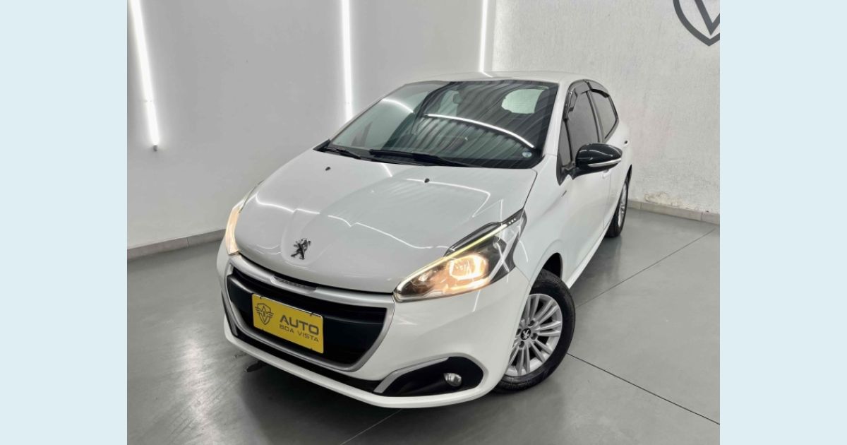 PEUGEOT 208
