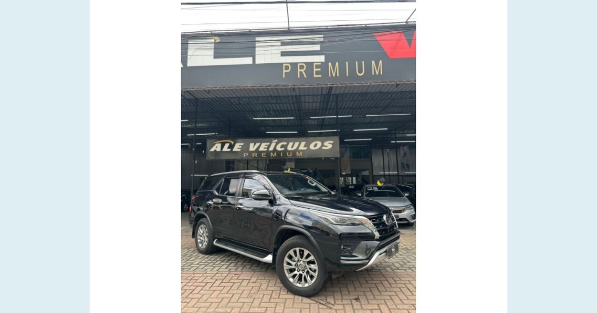TOYOTA HILUX SW4