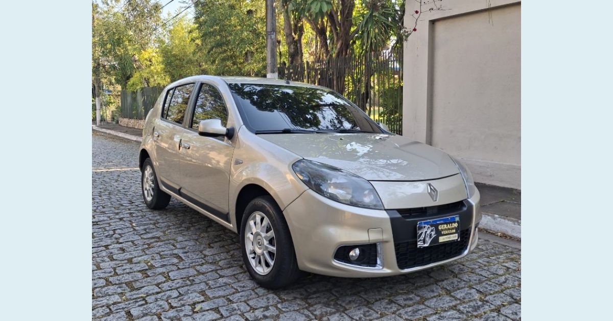 RENAULT SANDERO