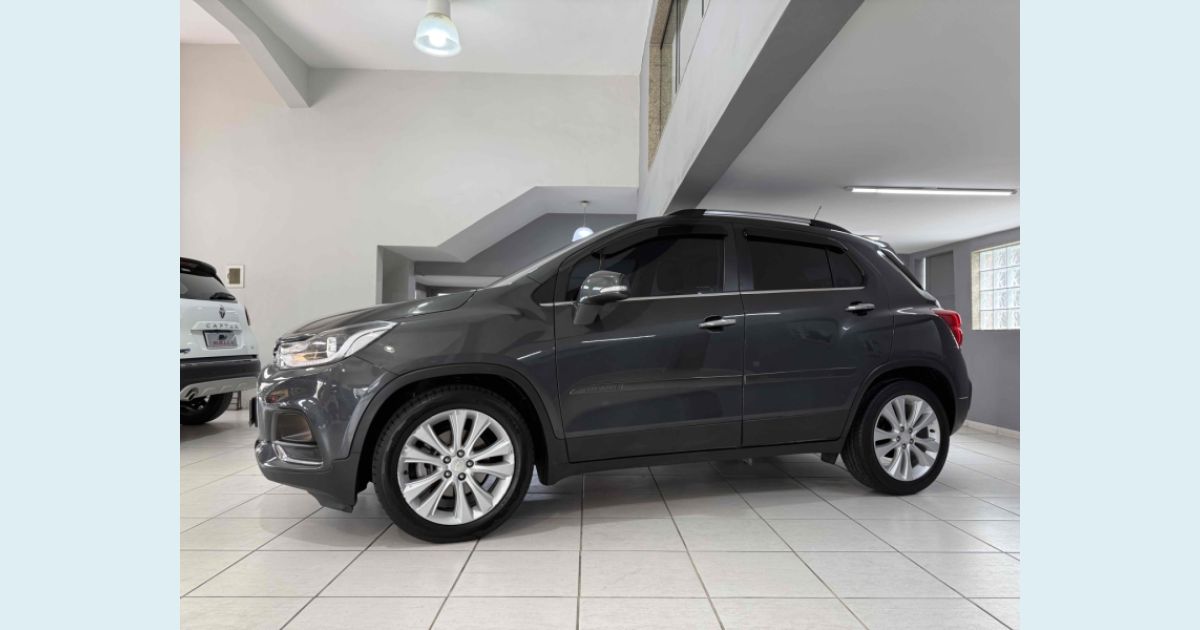 CHEVROLET TRACKER