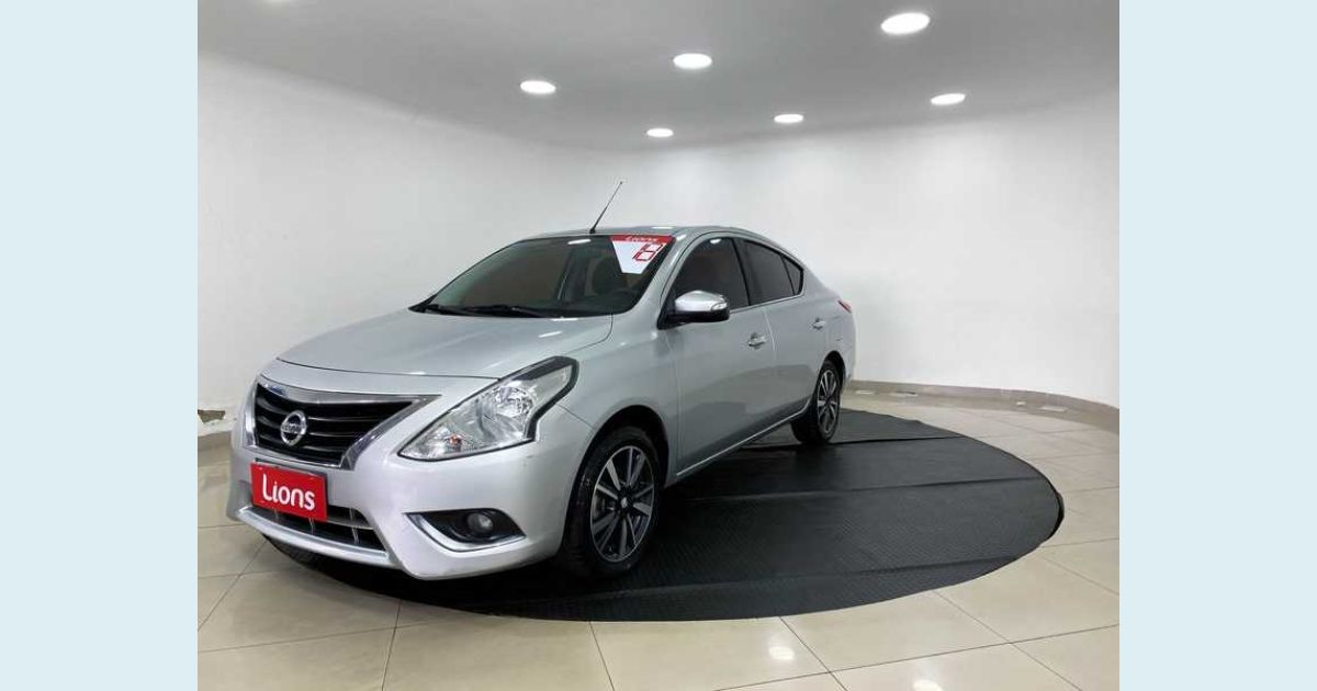 NISSAN VERSA