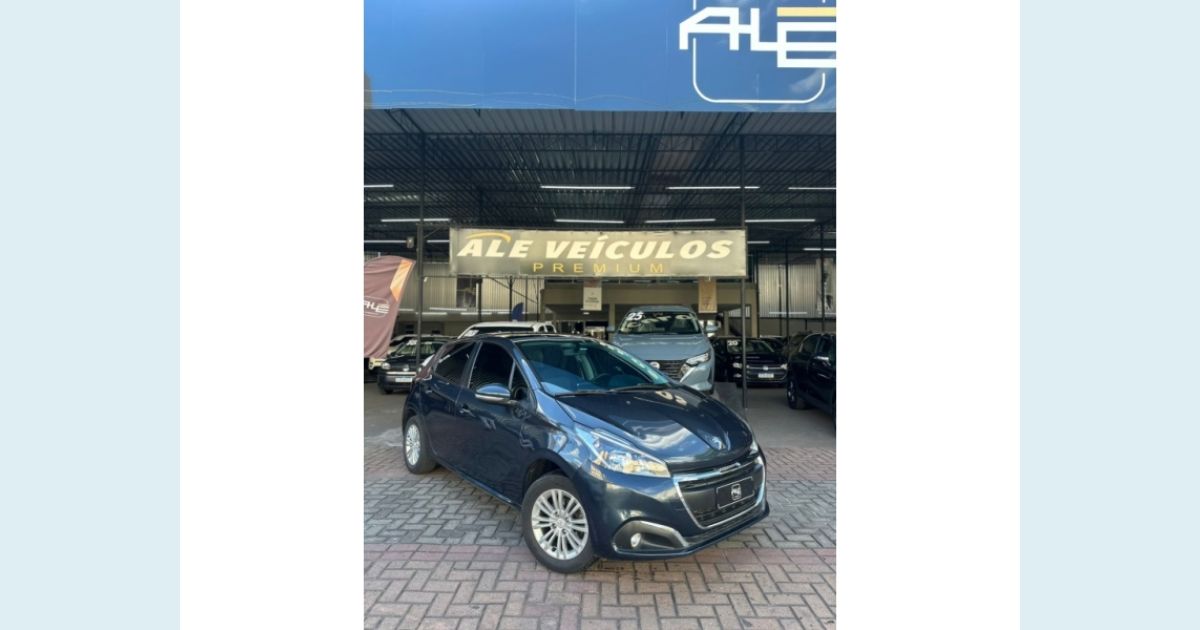 PEUGEOT 208