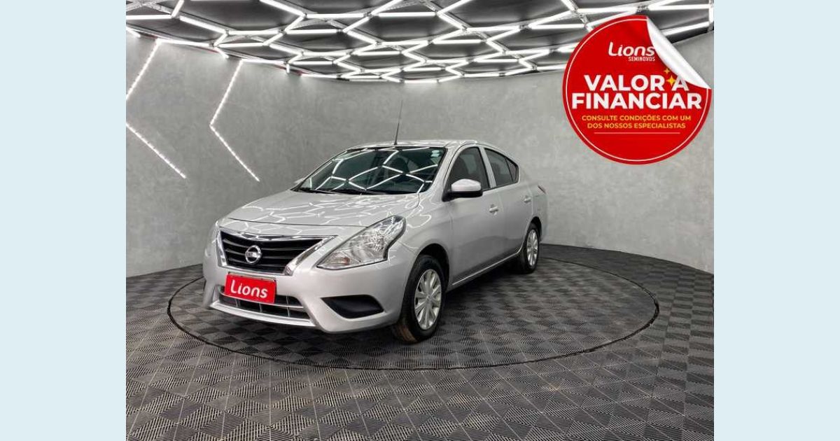 NISSAN VERSA