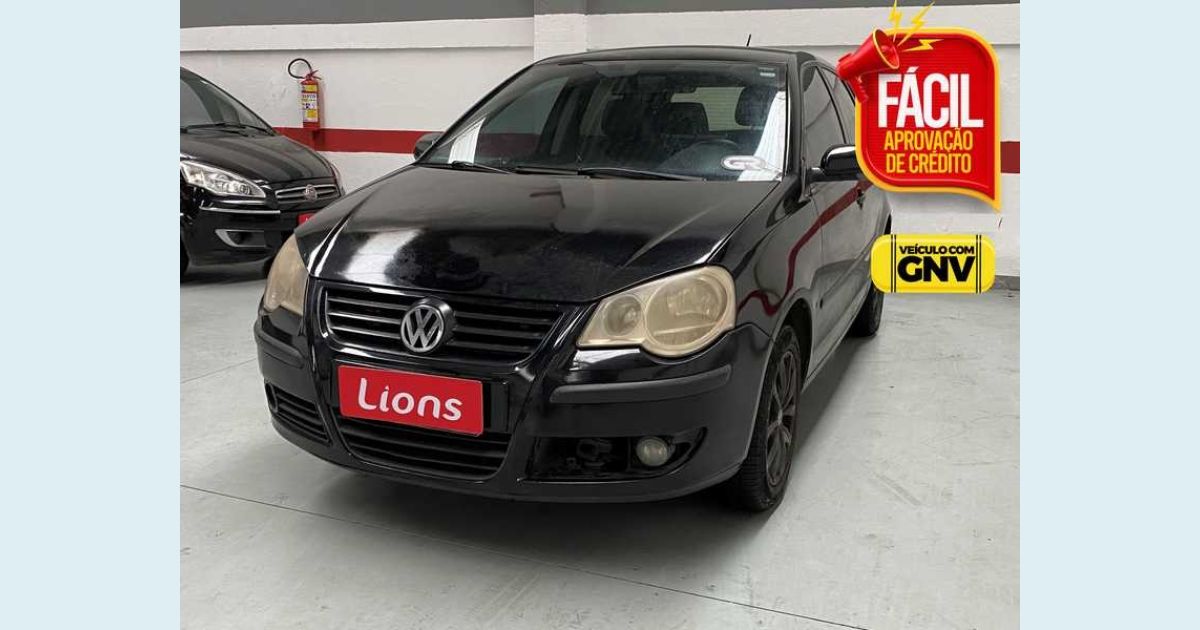 VOLKSWAGEN POLO SEDAN