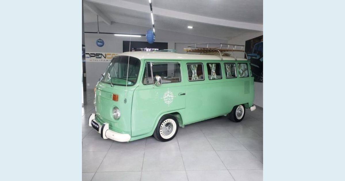 VOLKSWAGEN KOMBI