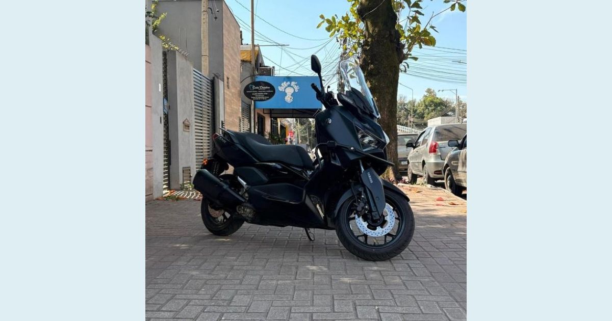YAMAHA XMAX ABS