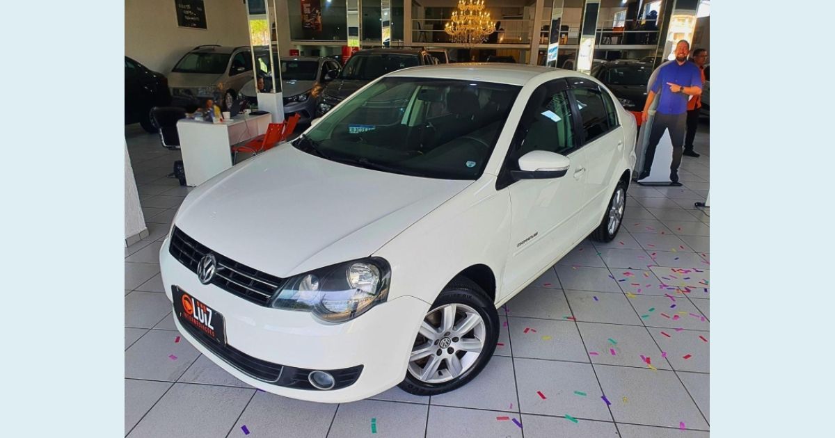 VOLKSWAGEN POLO