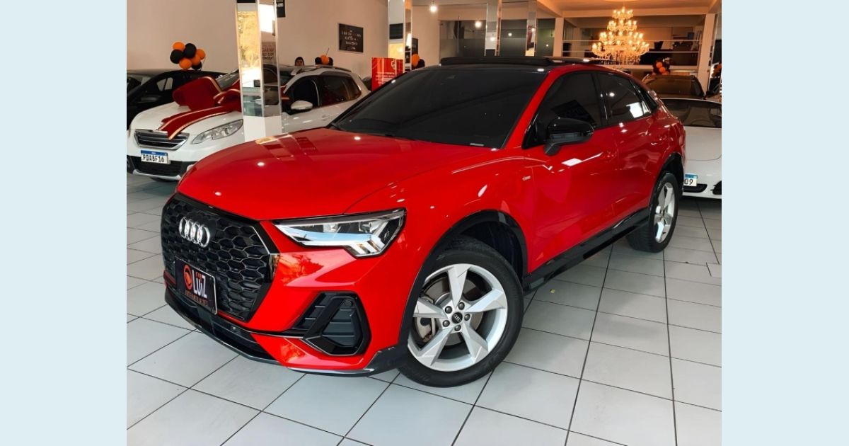 AUDI Q3