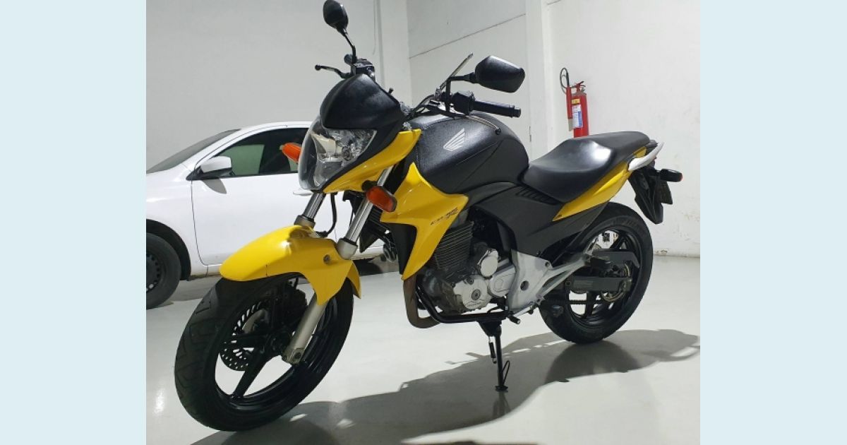 HONDA CB 300R