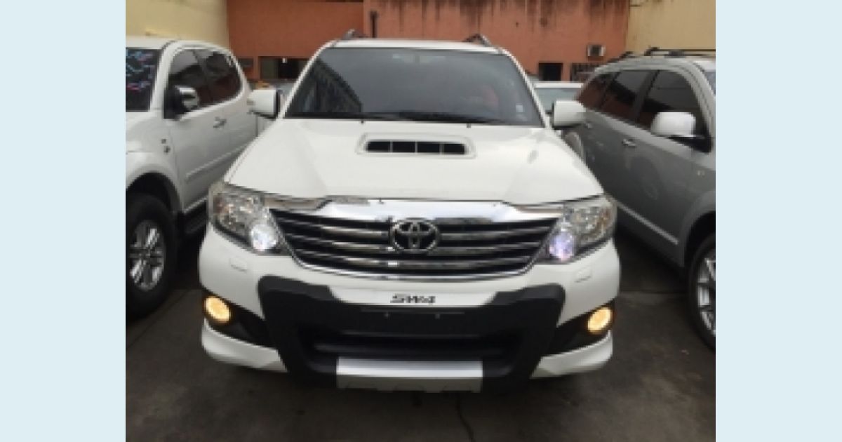TOYOTA HILUX SW4