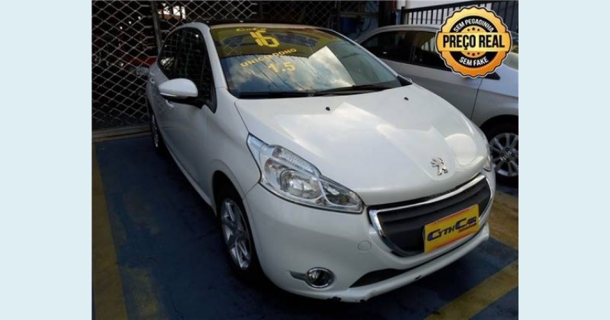 PEUGEOT 208