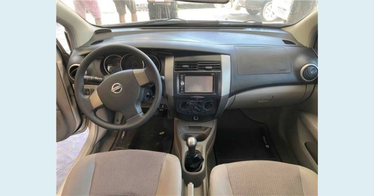 NISSAN LIVINA