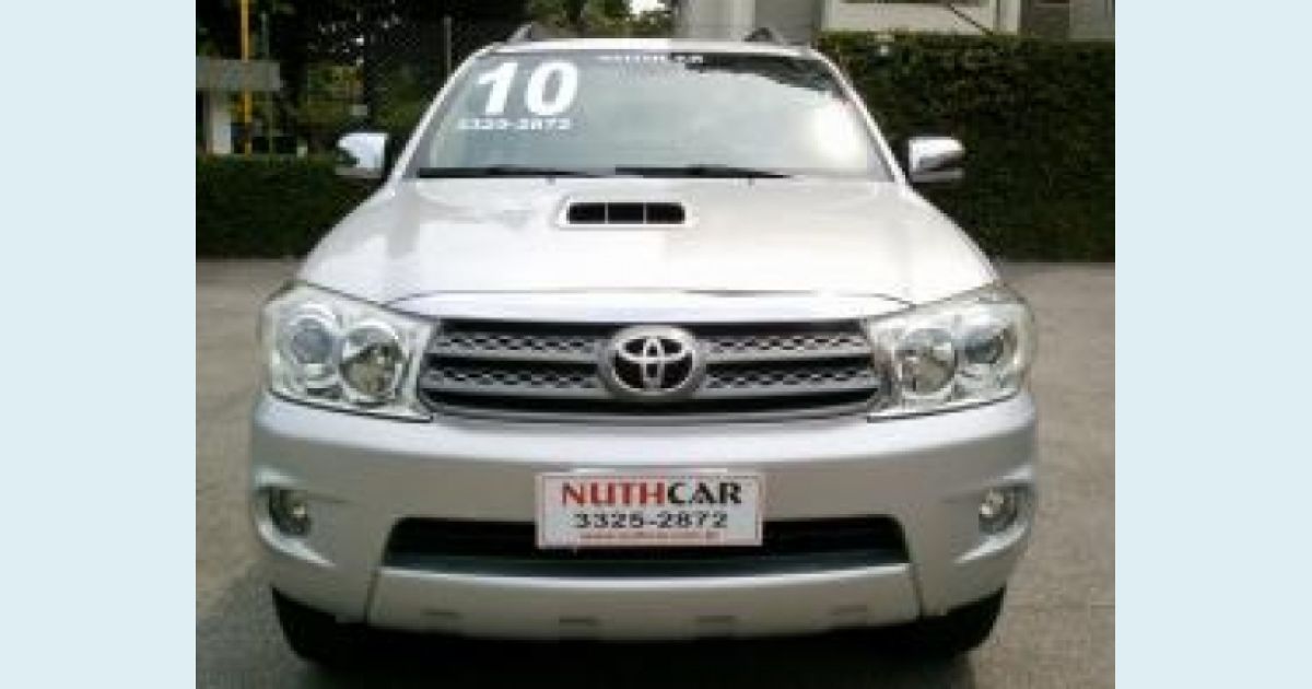 TOYOTA HILUX SW4