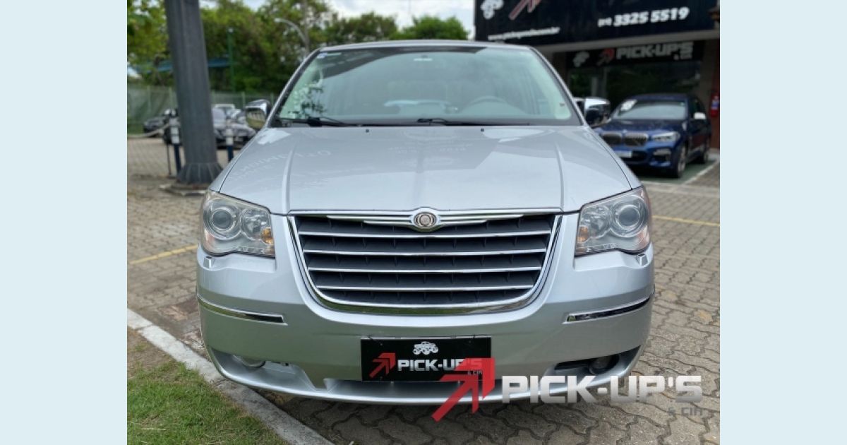 CHRYSLER TOWN & COUNTRY