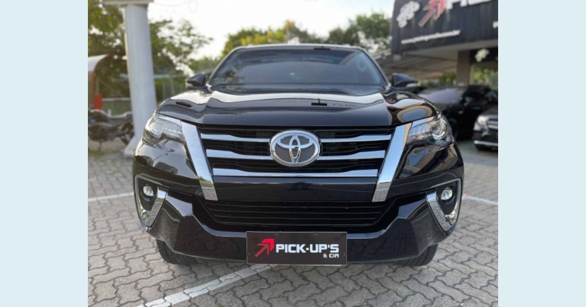 TOYOTA HILUX SW4