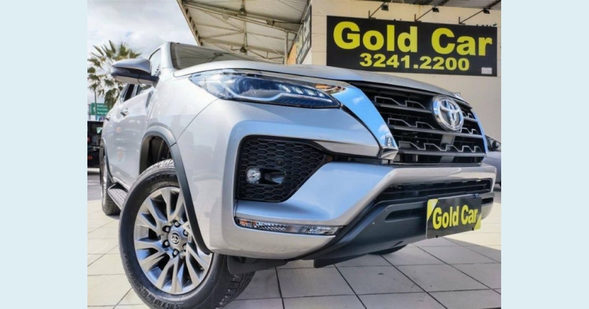 TOYOTA HILUX SW4