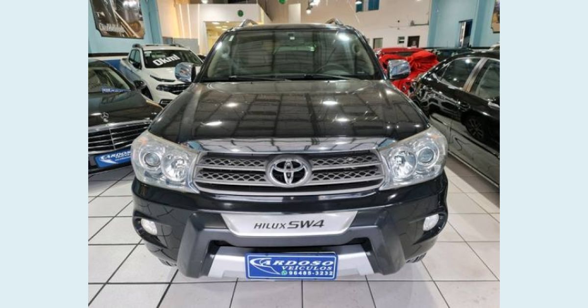 TOYOTA HILUX SW4