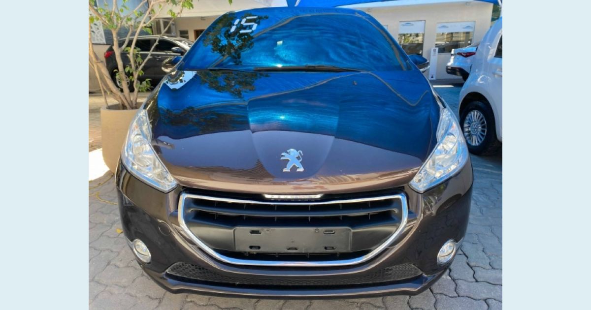 PEUGEOT 208