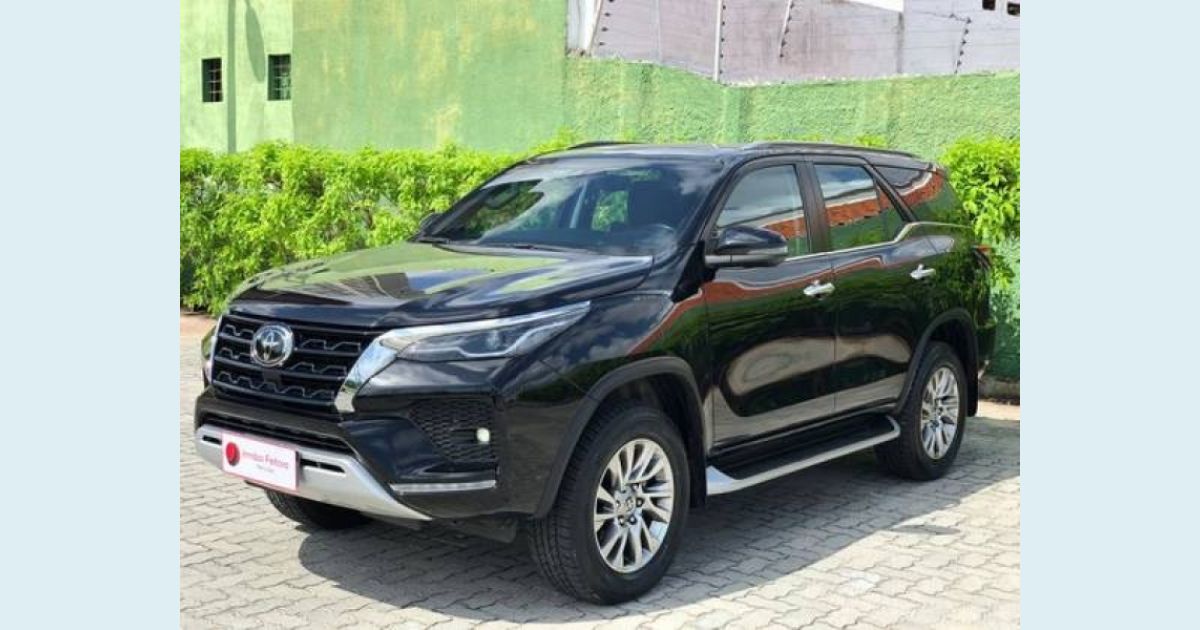 TOYOTA HILUX SW4