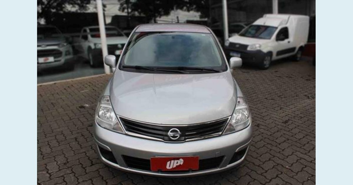 NISSAN TIIDA