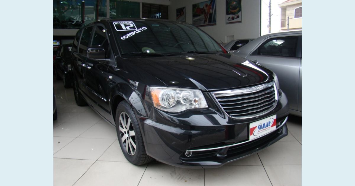 CHRYSLER TOWN & COUNTRY
