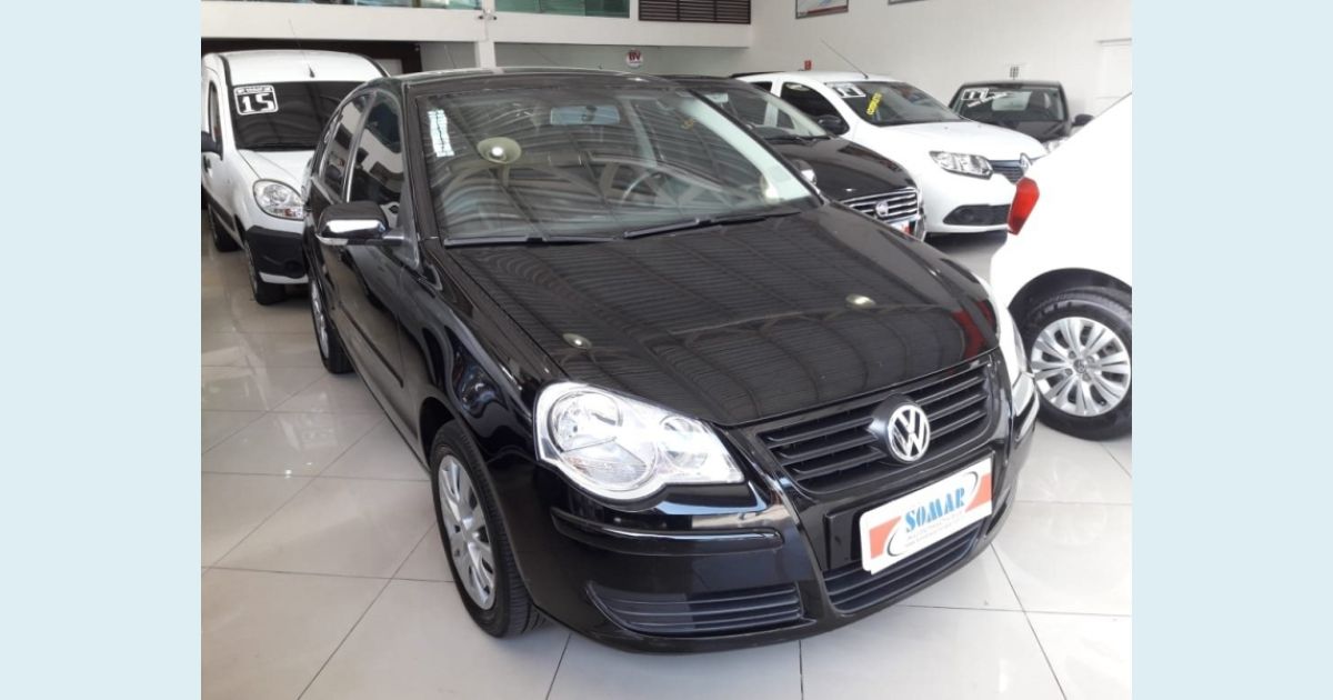 VOLKSWAGEN POLO SEDAN