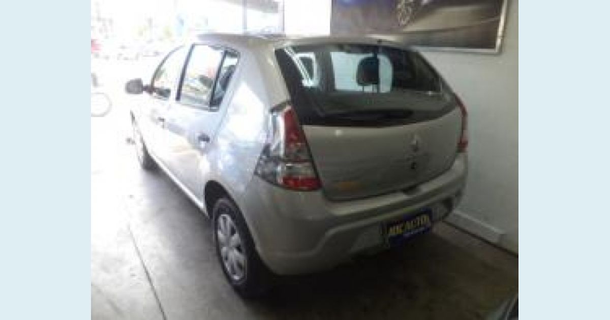 RENAULT SANDERO