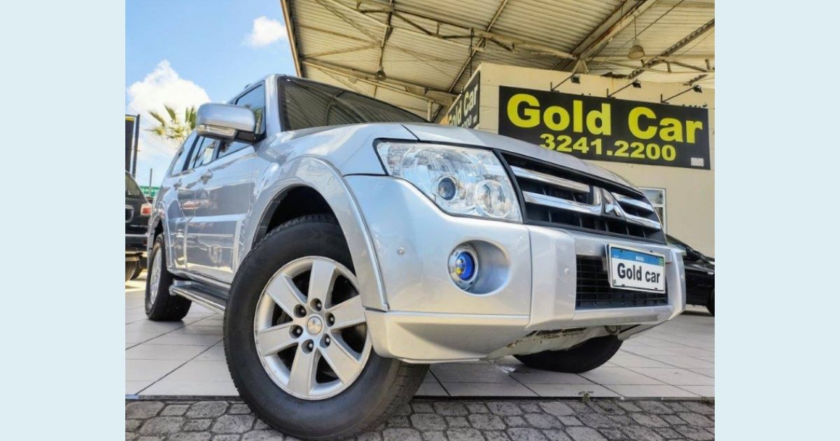 MITSUBISHI PAJERO FULL