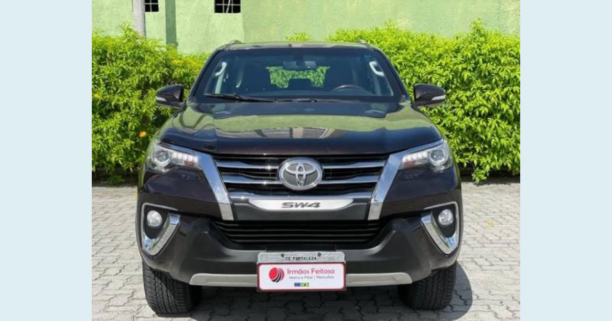 TOYOTA HILUX SW4