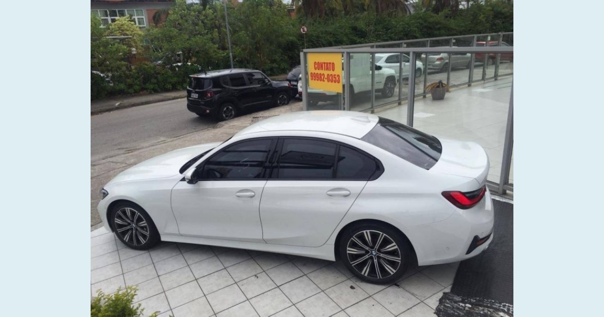 BMW 320i