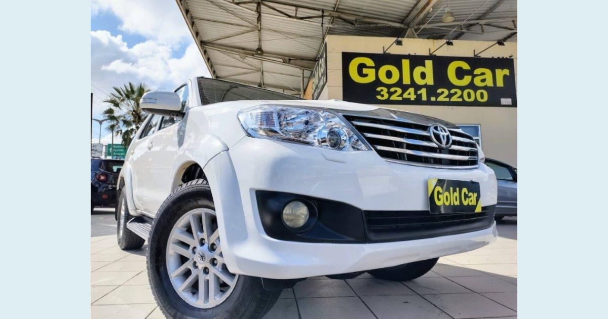 TOYOTA HILUX SW4