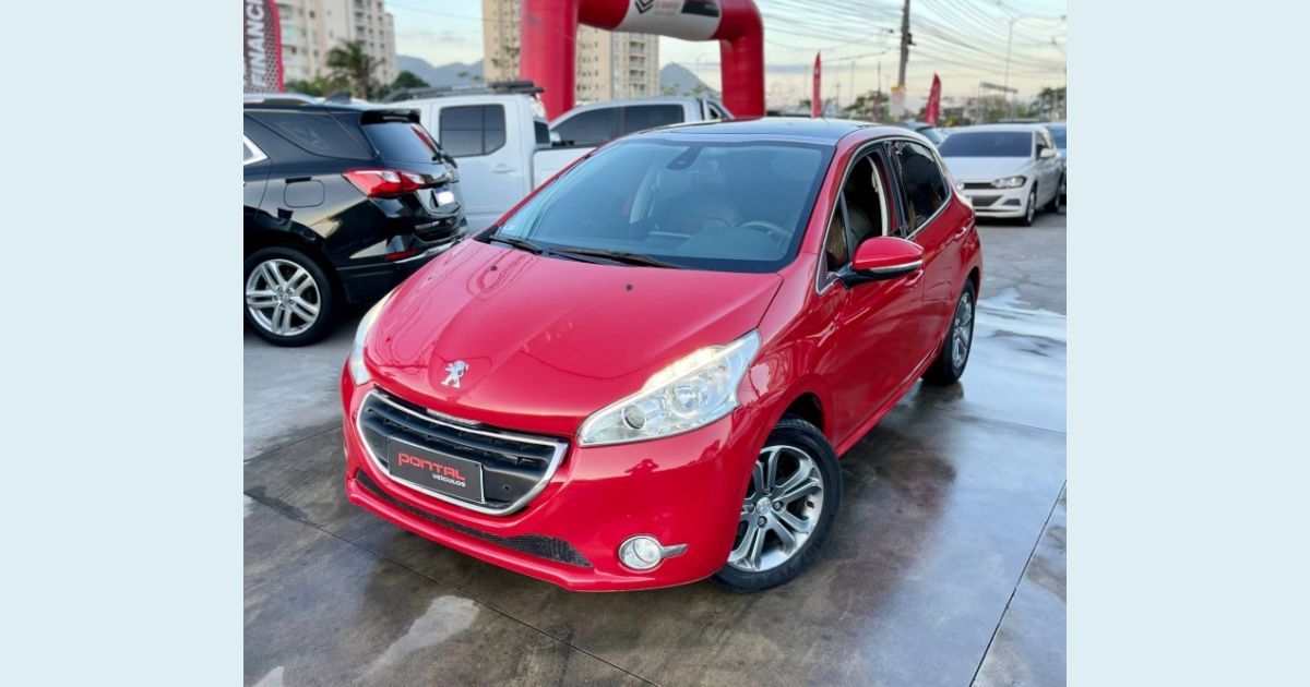 PEUGEOT 208