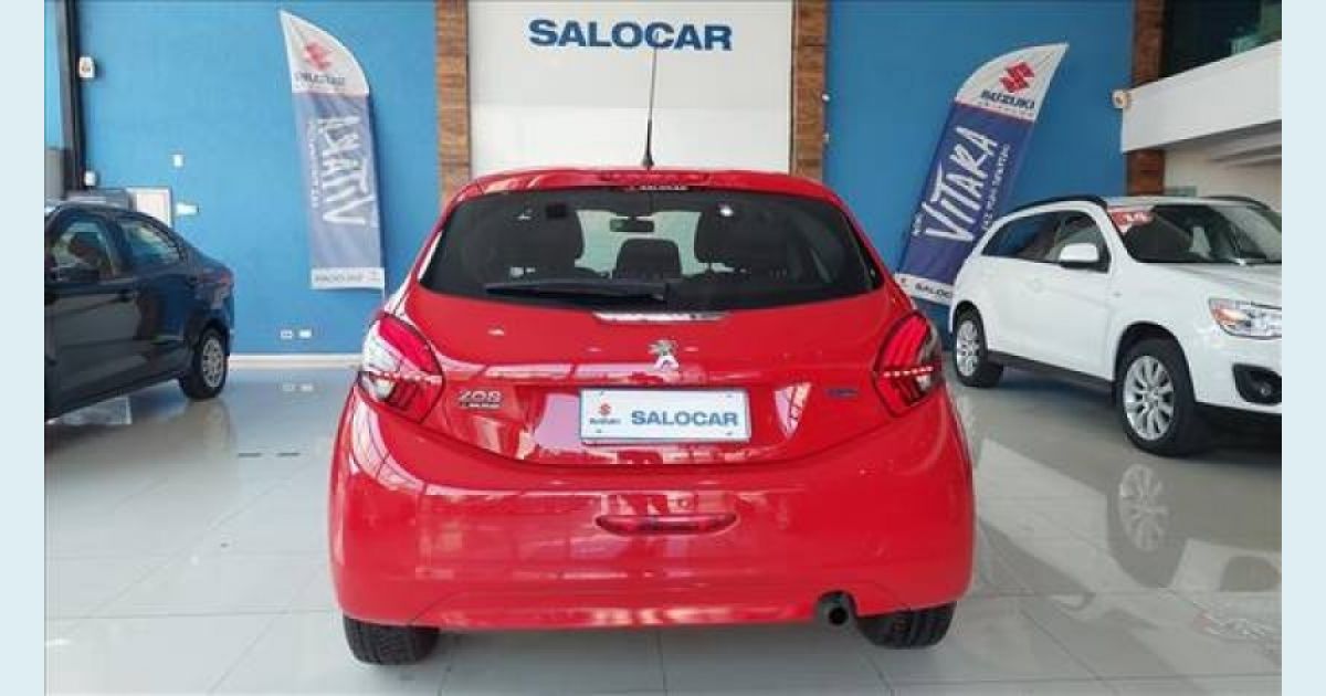 PEUGEOT 208