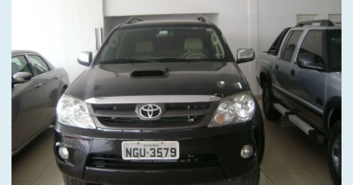 TOYOTA HILUX SW4