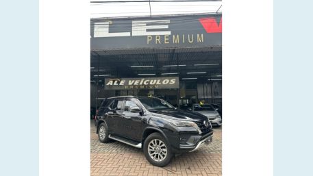 TOYOTA HILUX SW4