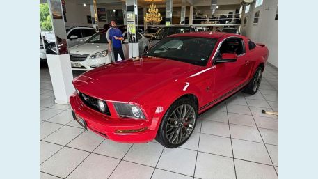 FORD MUSTANG