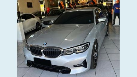 BMW 320i
