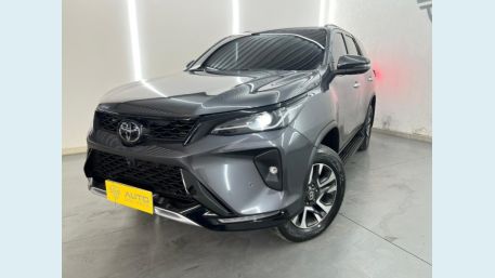 TOYOTA HILUX SW4