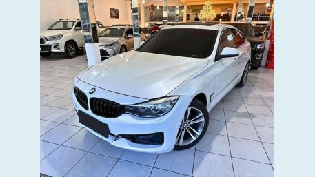 BMW 320i