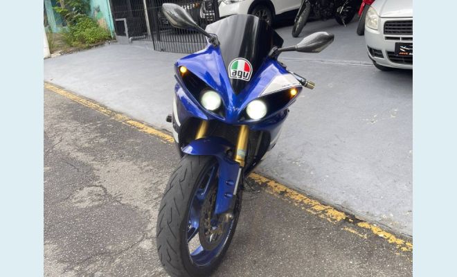 YAMAHA YZF R1