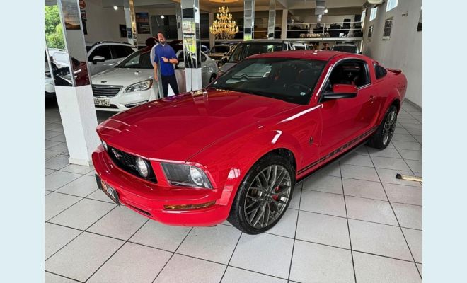 FORD MUSTANG
