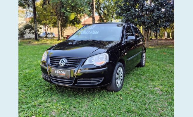 VOLKSWAGEN POLO SEDAN