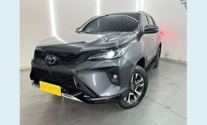 TOYOTA HILUX SW4