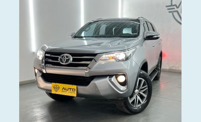 TOYOTA HILUX SW4