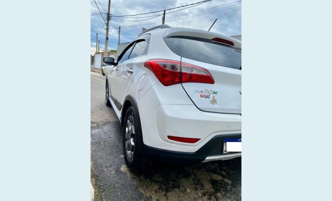 HYUNDAI HB20X