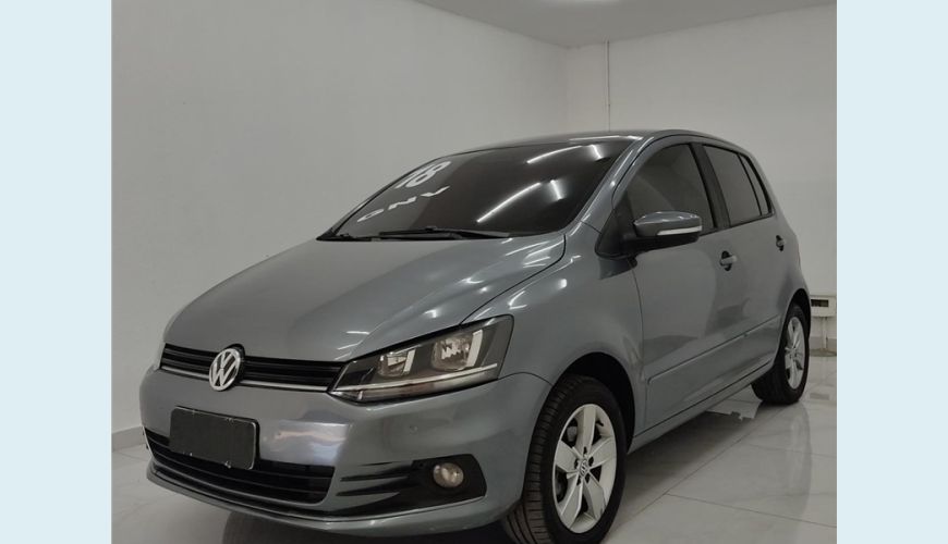 VOLKSWAGEN FOX 1.6 MSI COMFORTLINE 8V FLEX 4P MANUAL - CINZA - 2018 Foto 1 (Grande)