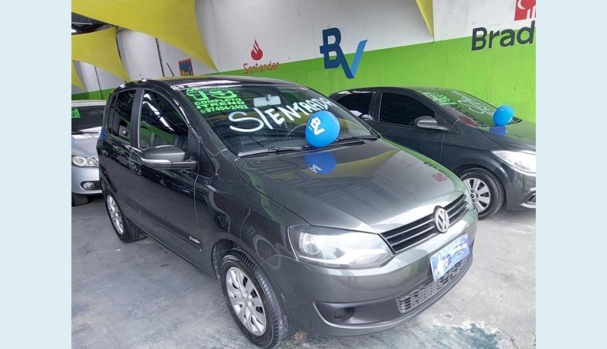 VOLKSWAGEN FOX 1.6 MI 8V FLEX 4P MANUAL - CINZA - 2013 Foto 1 (Grande)