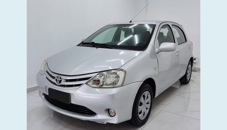 TOYOTA ETIOS 1.3 X 16V FLEX 4P MANUAL - PRATA - 2013 Foto 1 (Grande)