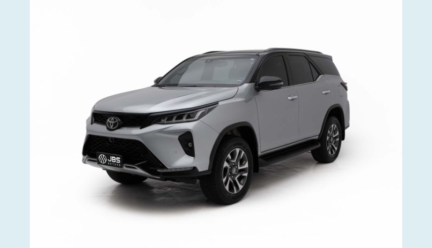 TOYOTA HILUX SW4 2.8 D-4D TURBO DIESEL DIAMOND 7L 4X4 AUT. - PRATA - 2024 Foto 1 (Grande)