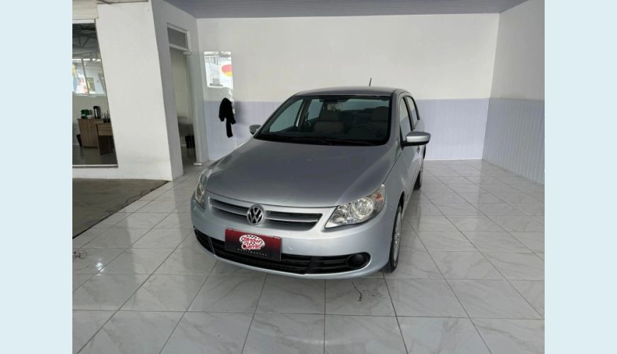 VOLKSWAGEN VOYAGE 1.0 MI 8V FLEX 4P MANUAL - PRATA - 2010 Foto 1 (Grande)